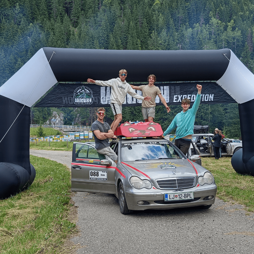 Brez naslova (Facebook Shops Cover (Square))19-min